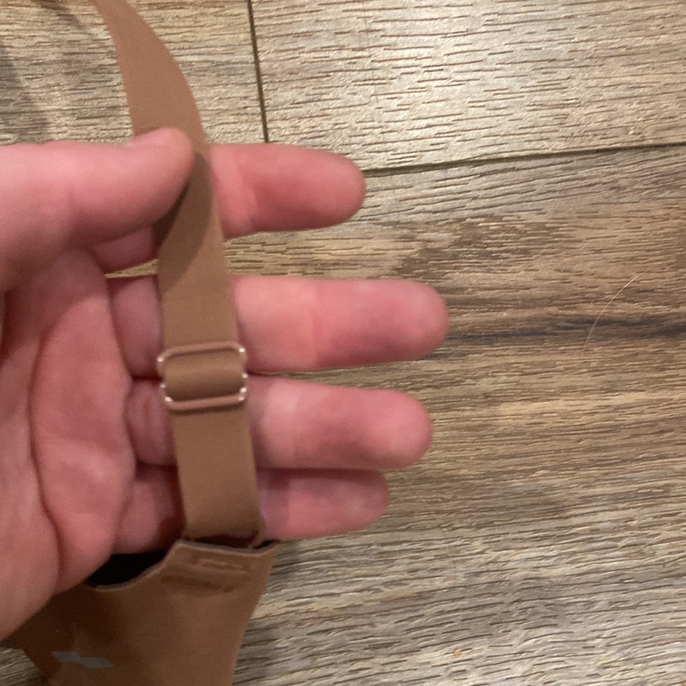 Knix Revolution V-neck wireless bra - Picture 9 of 10